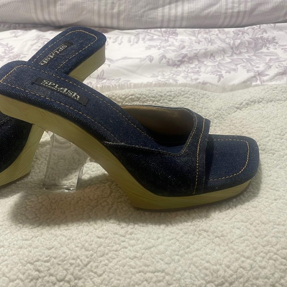 Super cute denim heels ✨ never worn